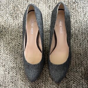 Nine West Gray Heels Classic Elegance